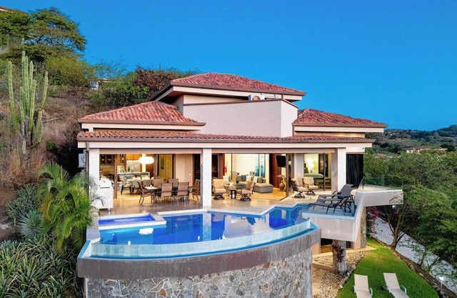 5BR Home Breathtaking View of Coco Bay