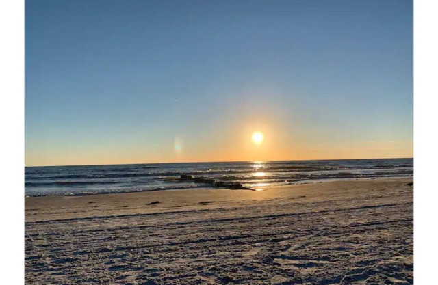 5BR Newly updated home 6 min to Madeira Beach!