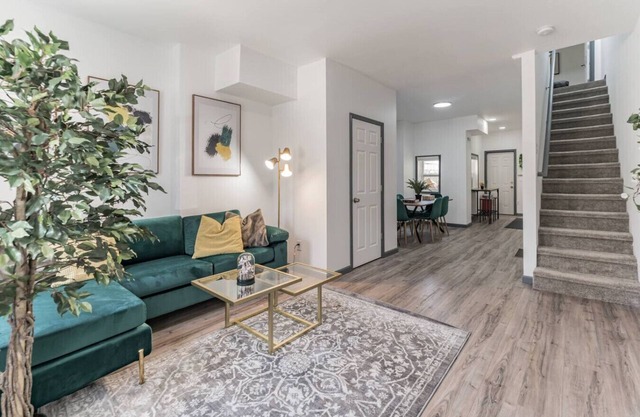 5BR | Sleeps 14 | Street Parking | 10 min to DT