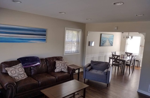 ★5min To Kellogg Park ★ Plymouth ★ Parking ★W/D★