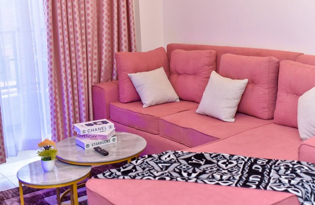 5min to Wilson Airport! nModern, New and Tastefully Furnished 1br apartment Nrb