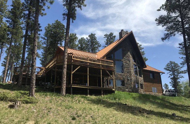 6 Bed 3 Bath - Great Sturgis Rally rental - min 7 nights over Rally.