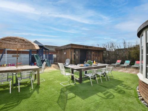 6 Bed in Camber 89037