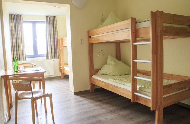 6-bed room with shower/WC