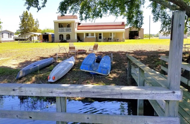 6 Bedrm, 4 full bath + 2 half bath Lake Marion Waterfront Home with 2025 updates