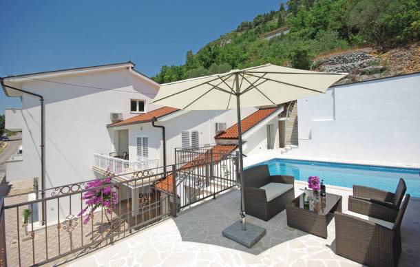 6 bedroom accommodation in Veliki Prolog