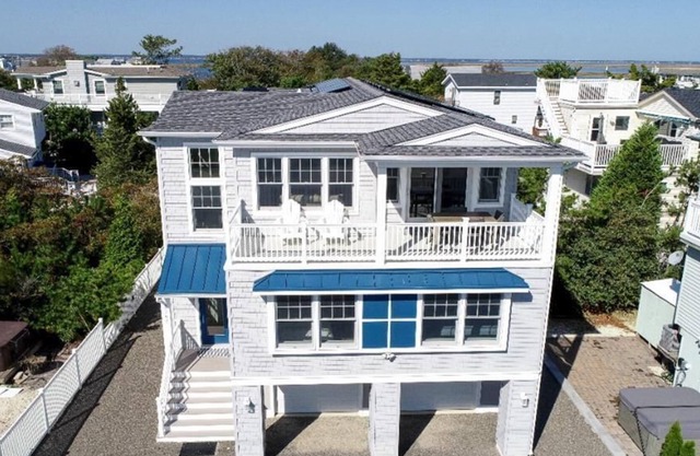 6 bedroom accommodation in Barnegat Light