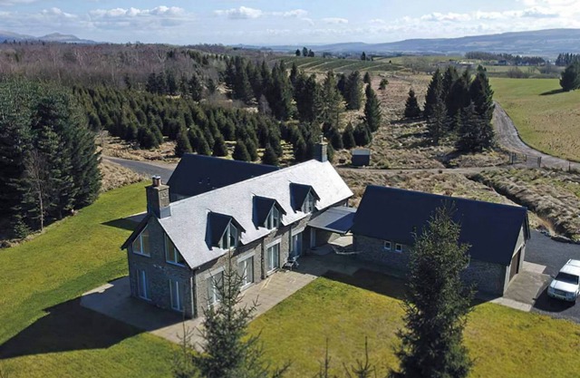 6 bedroom accommodation in Callander