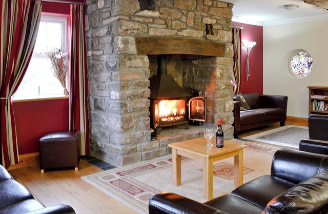 6 bedroom accommodation in Ferryside