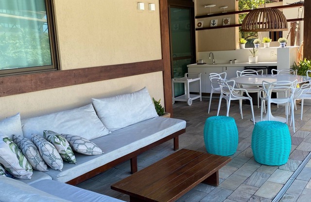 6 bedroom bungalow in the best beach area of Muro Alto