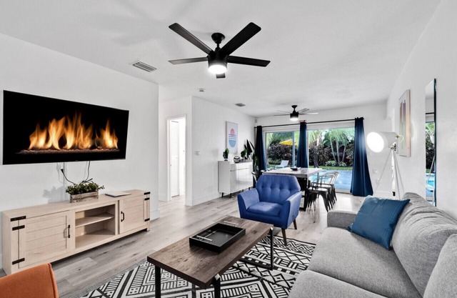6 Bedroom Hollywood Pool Home Oasis