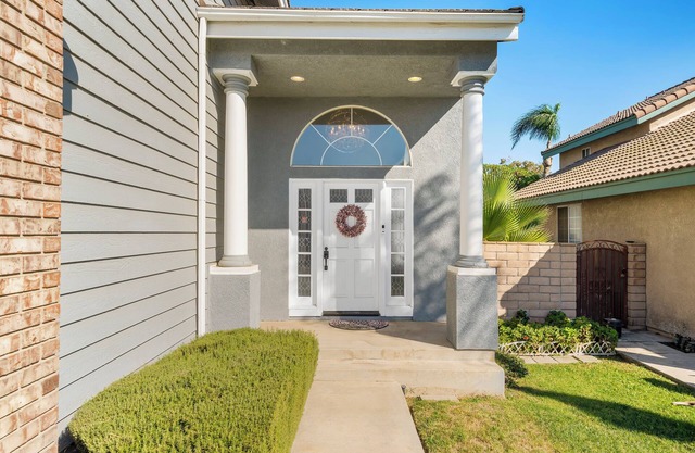 6 bedroom Large house. Near Airport,Outlets Mall, No big Party, Pets Friendly