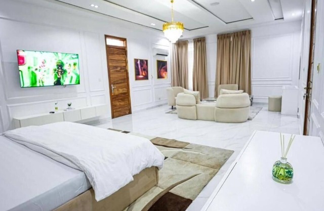 6 bedroom mansion in lekki phase 1