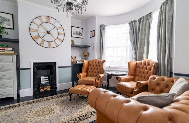 6 Bedroom Refurbished Georgian House Close To Sea & Garden Ramsgate