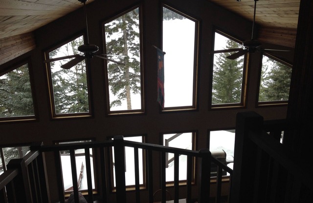 6 Bedroom Waterfront Home on Bridge Lake