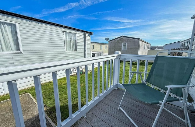 6 berth caravan with decking at Felixstowe Beach Holiday Park ref 55038OW