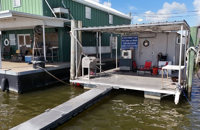 6 MAN BEER CAN VENICE MARINA FRONT ROW ICE, WIFI, & W/D GREAT CAMP