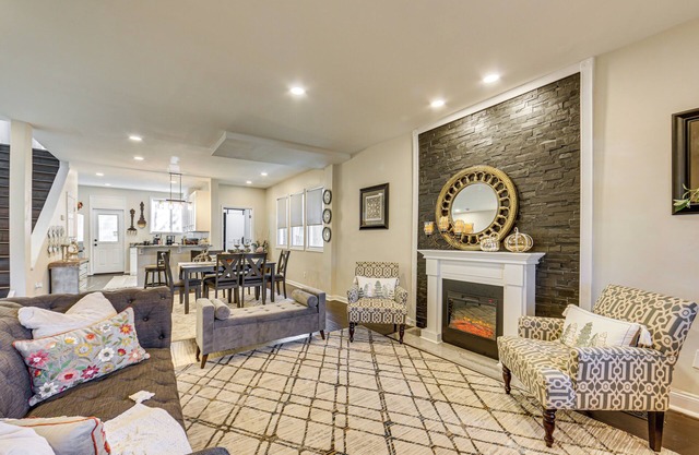 6 Mi to Downtown - Spacious Home in Pittsburgh!