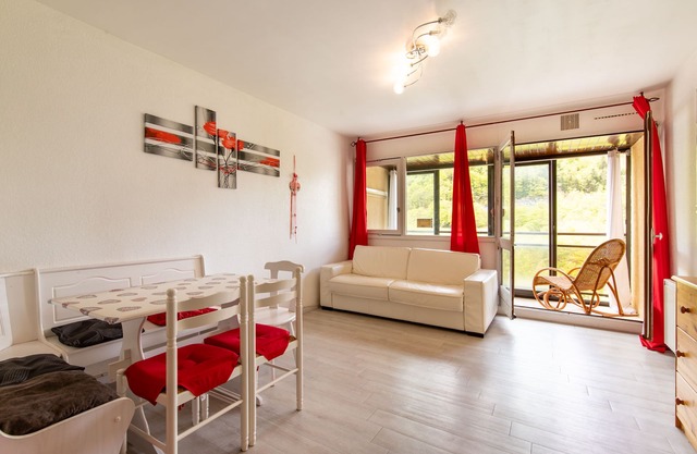 6-person apartment