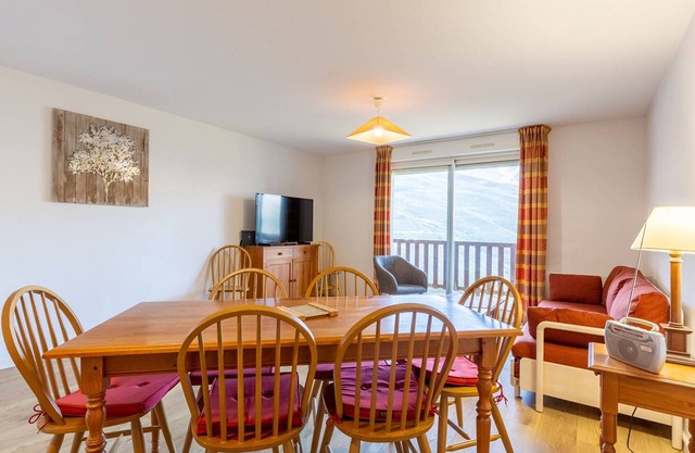 6-Person Apartment Peyragudes with Pool, Pets Allowed, Parking