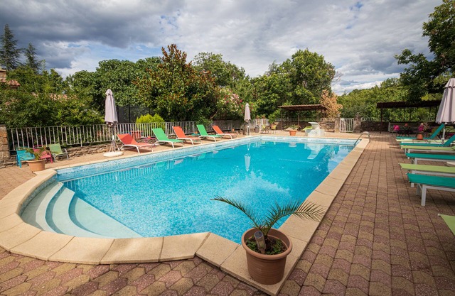 6-person gîte in the large building on the Garidels estate