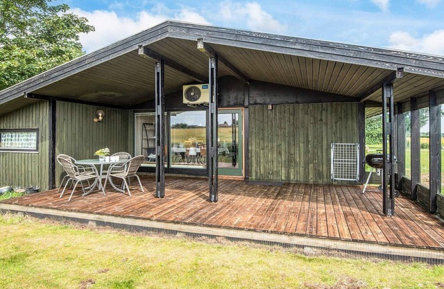 6 person holiday home in Juelsminde