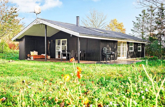 6 person holiday home in Knebel-By Traum