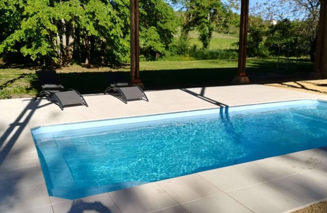 6 persons with privative garden, heated pool
