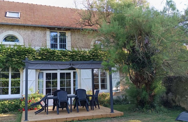6 persons with privative garden, heated pool
