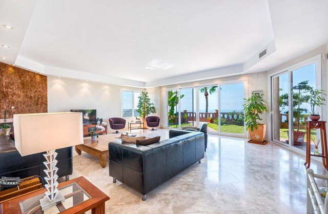 600 m² Villa ∙ 6 bedrooms ∙ 14 guests