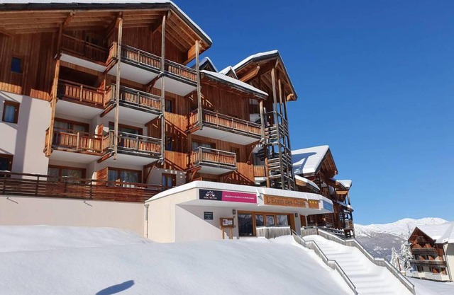 60m from ski slopes, 6th floor, view valley, fitness, swimming pool, balcony, ski locker, 33m²