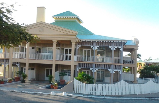 60m2 apartment in a Creole villa on a protected paradise site