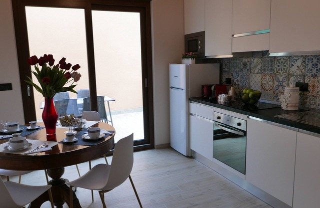 61cavour apartment 2 independent rooms both with private bathroom