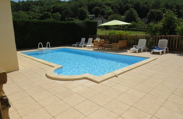 650 year old Perigord Farmhouse 5 Large Bedrooms & private pool