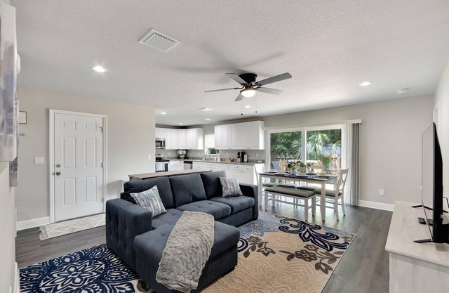 6506 N 22nd St Summar