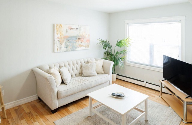 67 - Walking distance to downtown