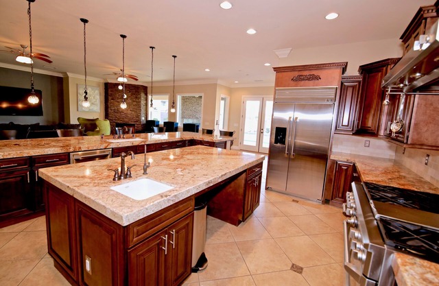 6bdr 7ba Luxury Estate , Family friendly, cozy & private