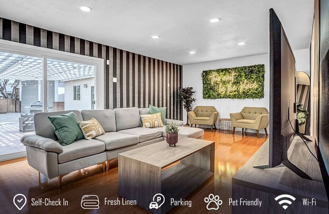 6BR 3BA Home near Disneyland