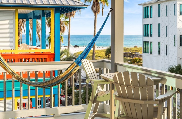 6BR Grayton Beach Home, Parking for 8, Pet-Friendly, Private Pool, Steps to Beach Access/Red Bar!