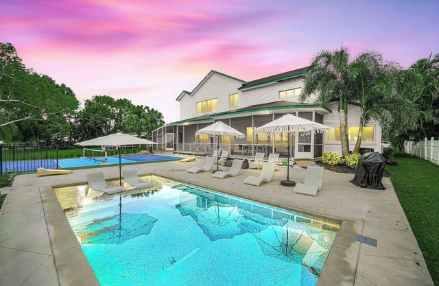 6BR Lakefront Home w/Pool, Pickleball, & More!