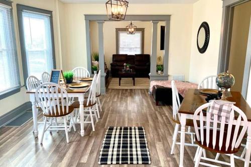 6BR Retreat-Great for Reunions and Getaways minutes from Niagara Falls