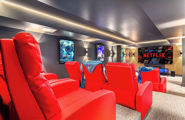 6BR Sleep 20 in 6k sqft of Asheville Luxury & Summer Rates! Mem Day Available!