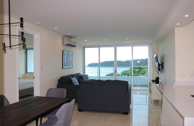 6E Floor to Ceiling Oceanview Resort Panama