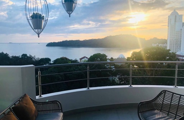 6F Premier Corner Unit - Breathtaking Ocean Views