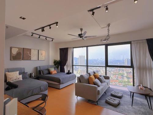 6PX Spacious HighFloor with Netflix TheHub, SS2 Near Paradigm Mall & 1U