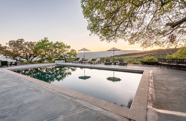 7 BD - 2 homes - Pool, Spa, Minutes to Plaza