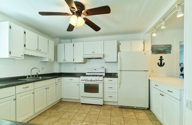 7 Beachside Inn