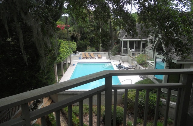 7 Bedroom - 7300 Sq Ft House/Guest Wing & private pool - Golf Cours