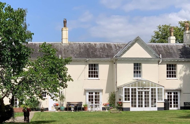 7 bedroom accommodation in Brundall, near Norwich