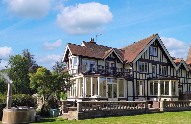 7 bedroom accommodation in Wootton Bridge, near Ryde